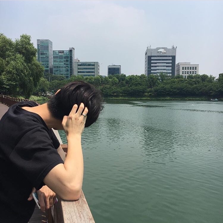 刘鹏鸿羽