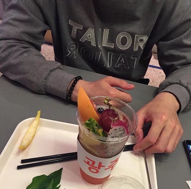 淳于菡鸿俊