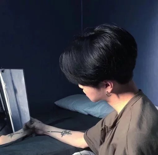 冯岩威楠