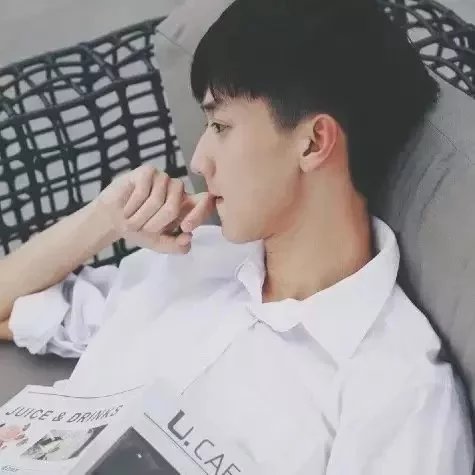 刘露时筠